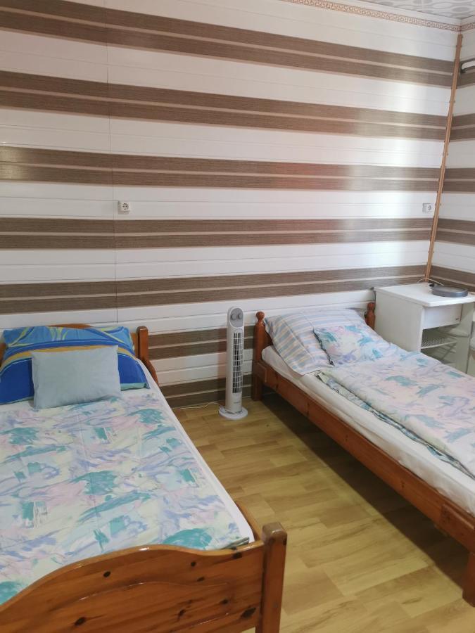 Edit Vendeghaz Tiszaújváros Zimmer foto