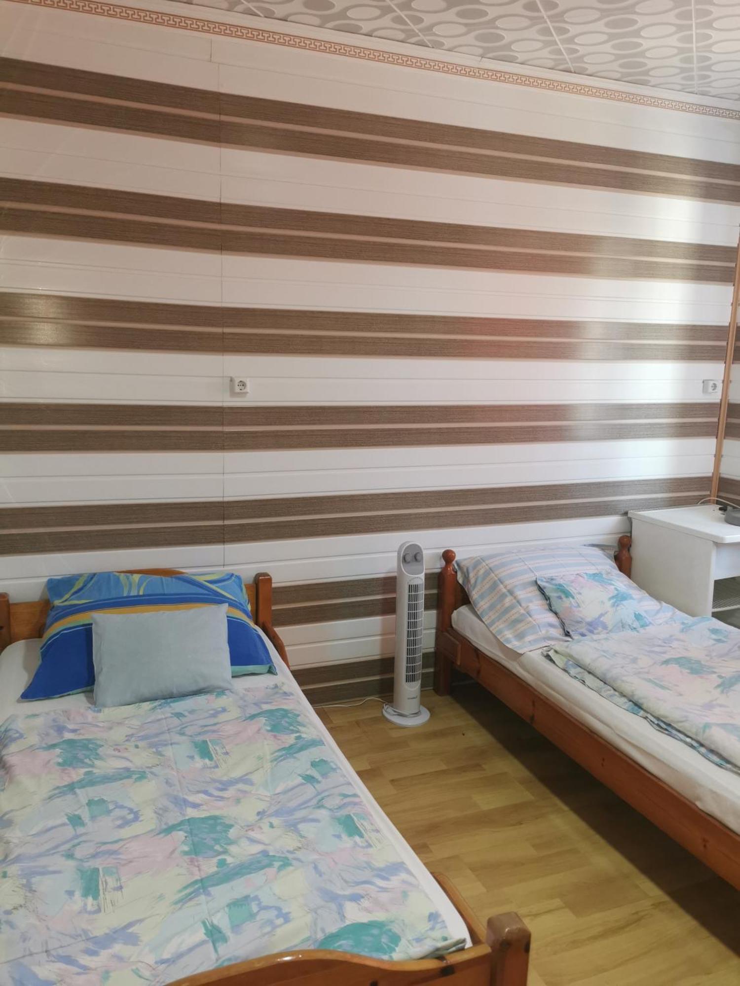 Edit Vendeghaz Tiszaújváros Zimmer foto